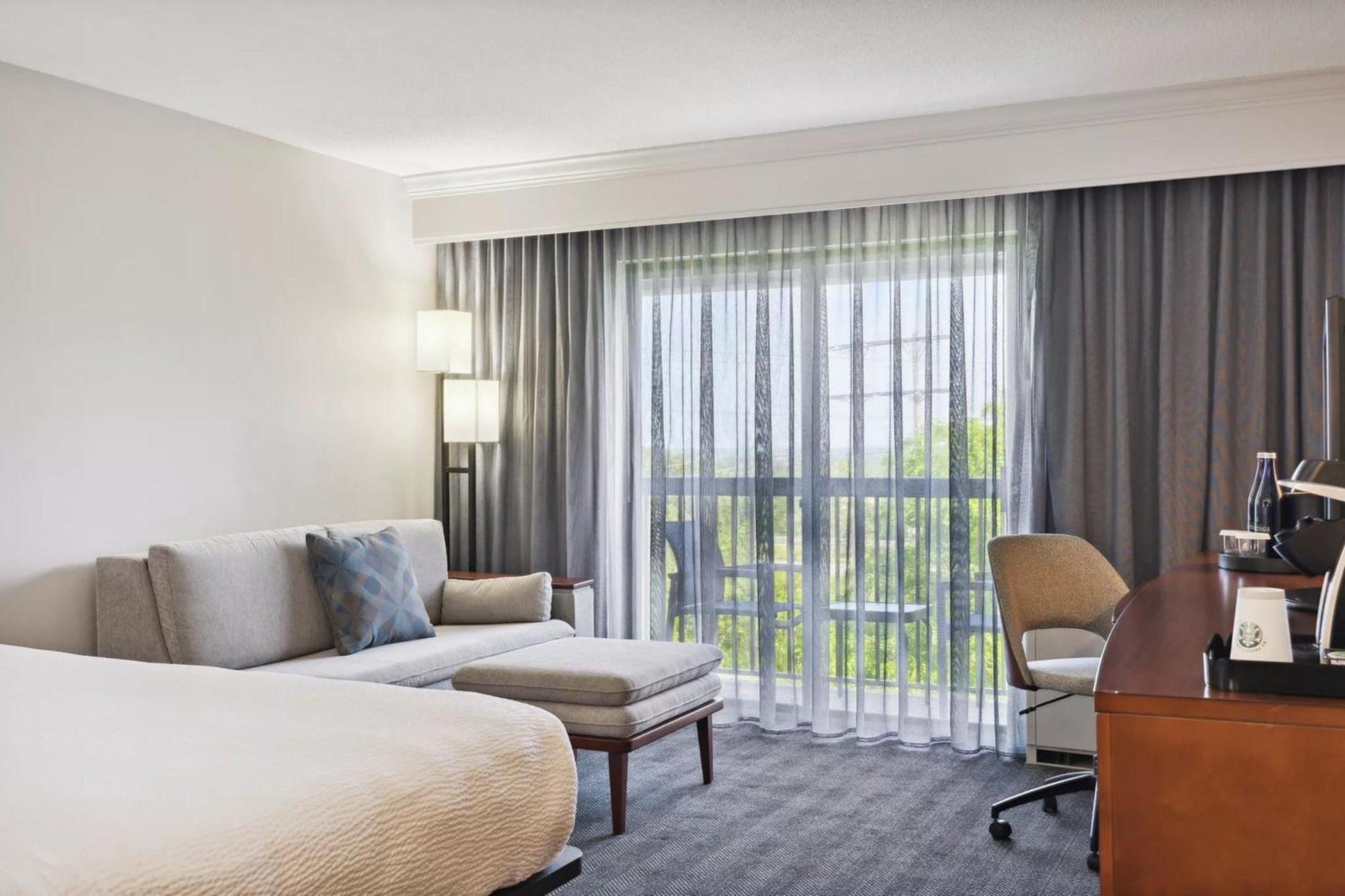 Hotel Courtyard Burlington Williston Exterior foto