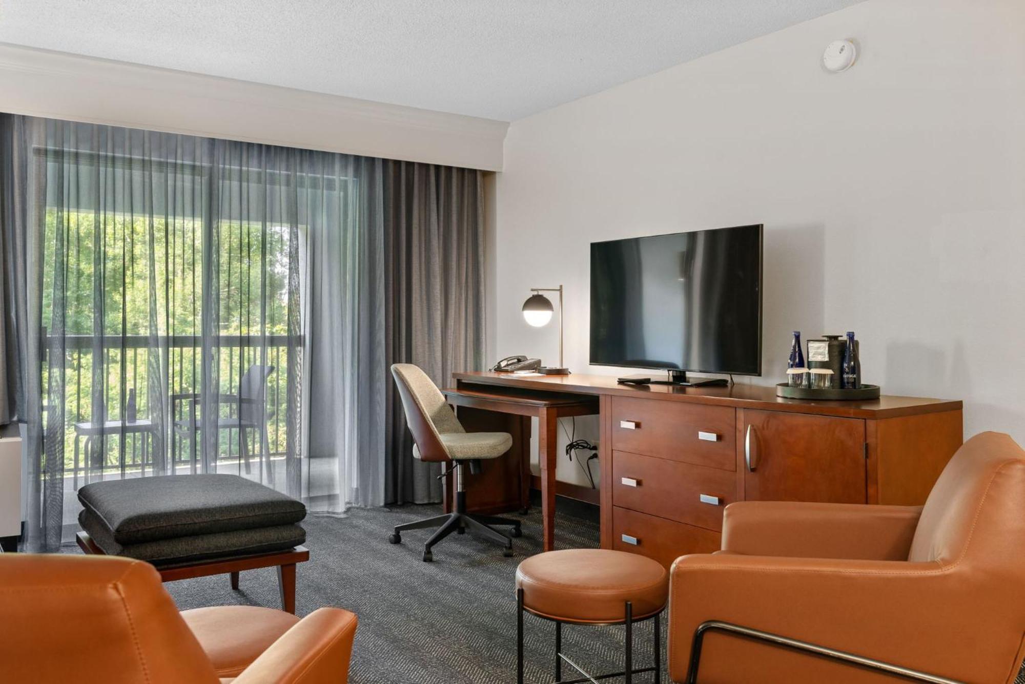 Hotel Courtyard Burlington Williston Exterior foto