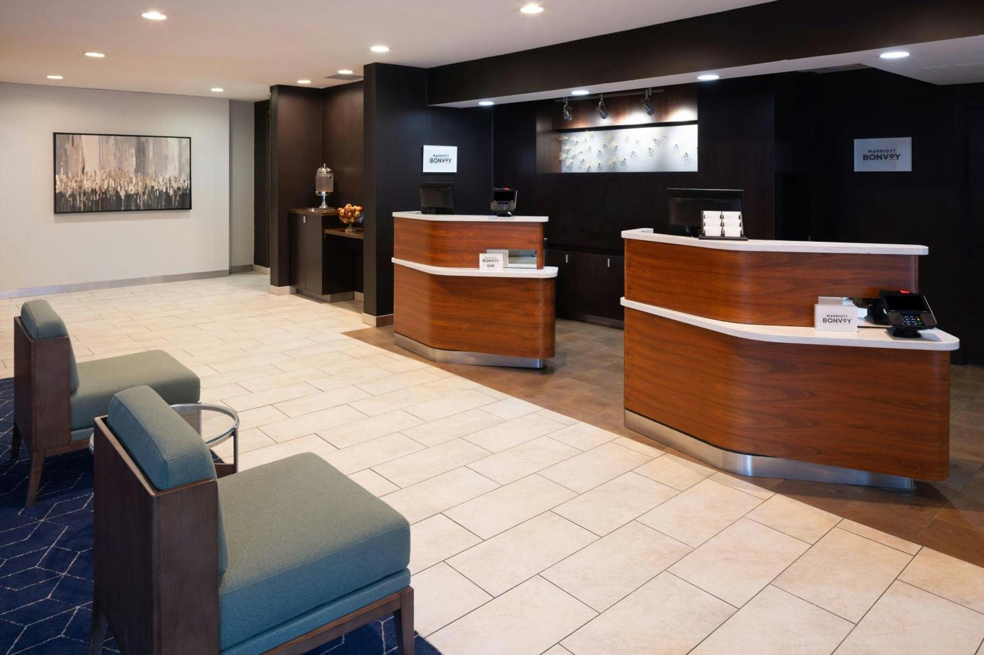 Hotel Courtyard Burlington Williston Exterior foto